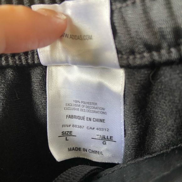 🦋 2/$20 Adidas boys red and black three stripe track pants - Picture 3 of 6